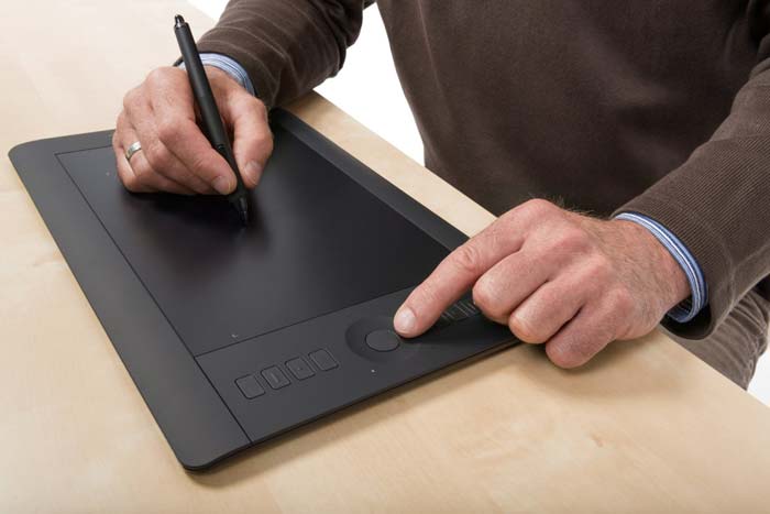 intuos-pro-pen-and-touch-review